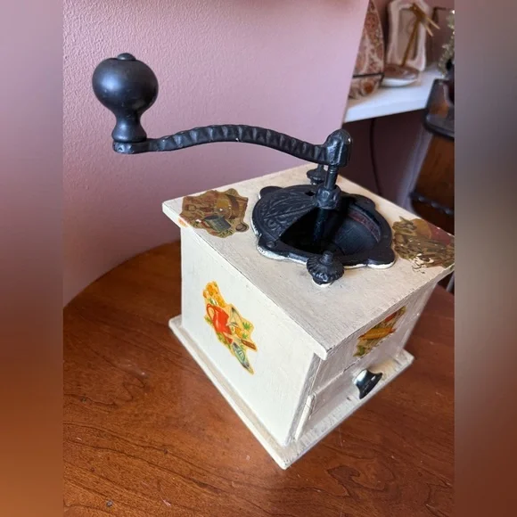Vintage Gretchen Coffee Grinder With Drawer Cottagecore - Picture 9 of 10
